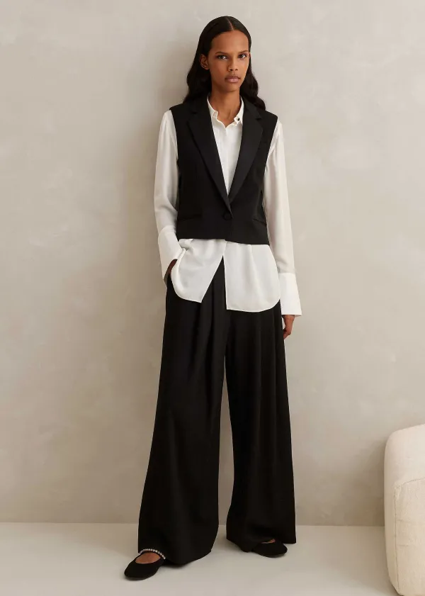sleeveless_tux_jacket_7.webp ME+EM Sleeveless Tux Jacket | Women Blazers